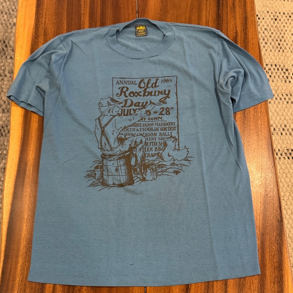 Vintage old Roxbury Days 1985 t-shirt  men’s size medium, fits like a small